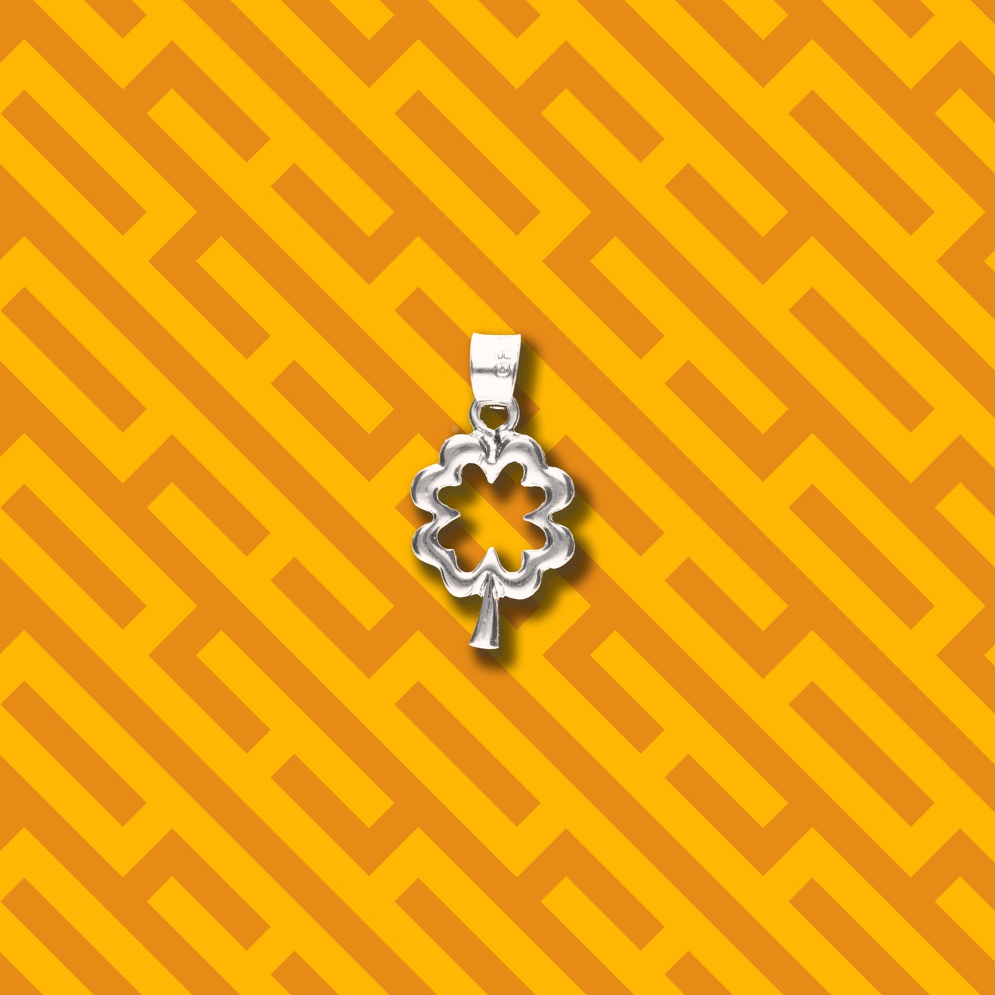 Silueta de Trebol de Plata 925