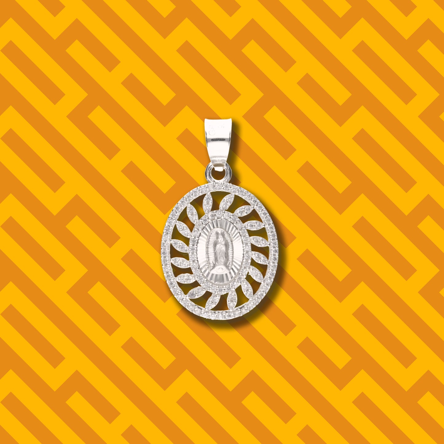 Medalla Rehilete de la Virgen de Guadalupe con Piedra de Plata 925