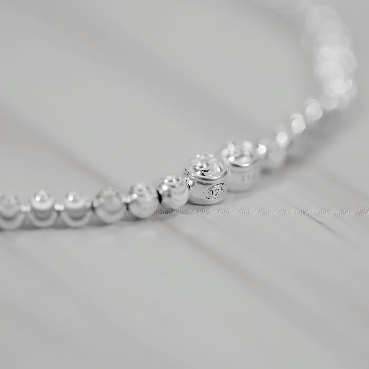 Pulsera Elástica Bola Moon de Plata 925