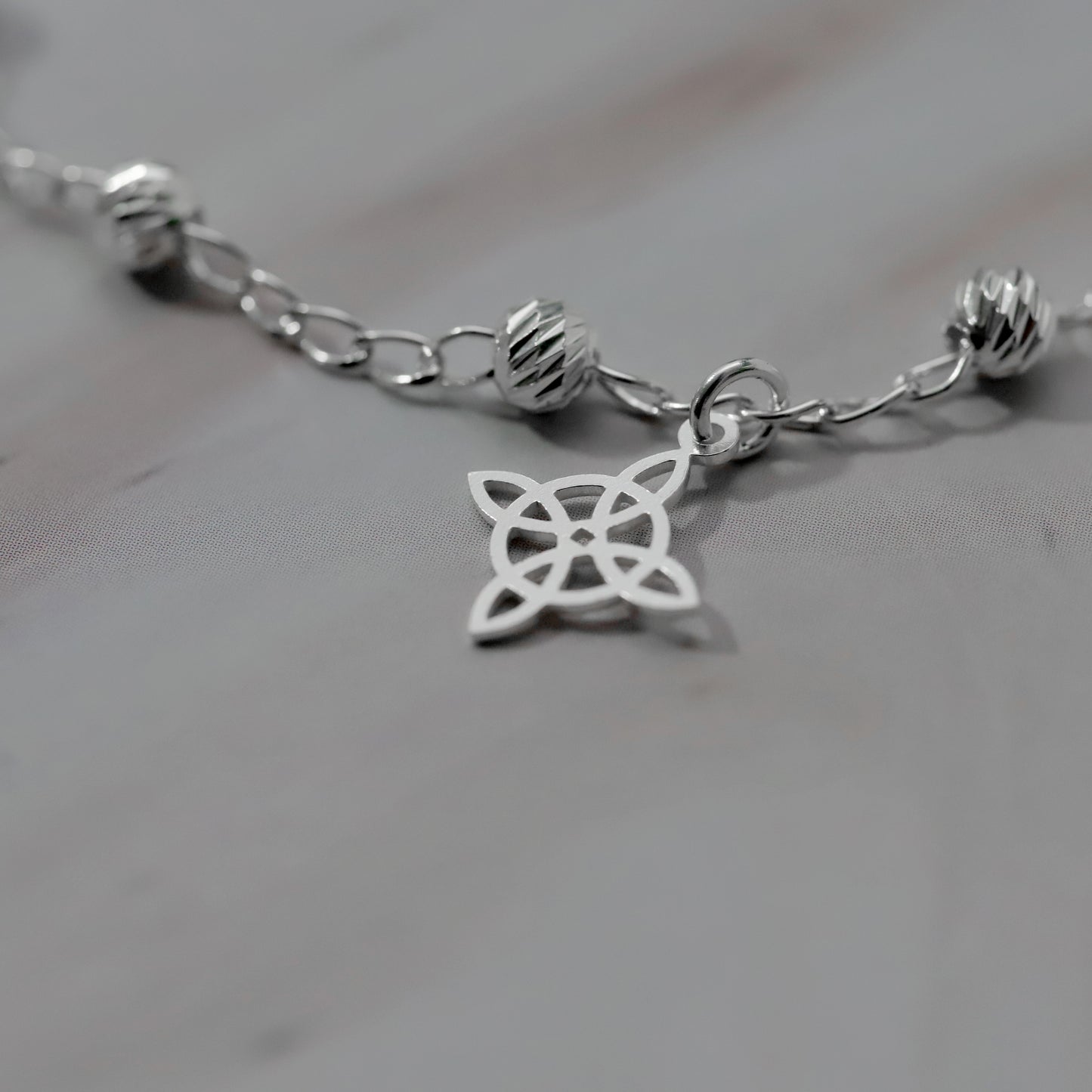 Pulsera de Nudos de Brujas con Bola Slash de Plata 925