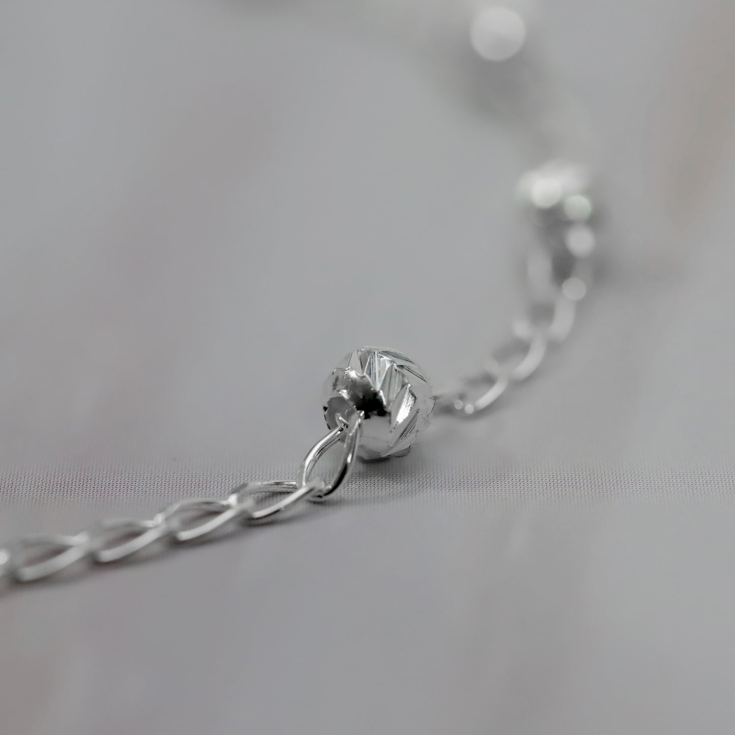 Pulsera de Nudo de Bruja con Bola Moon Cut de Plata 925