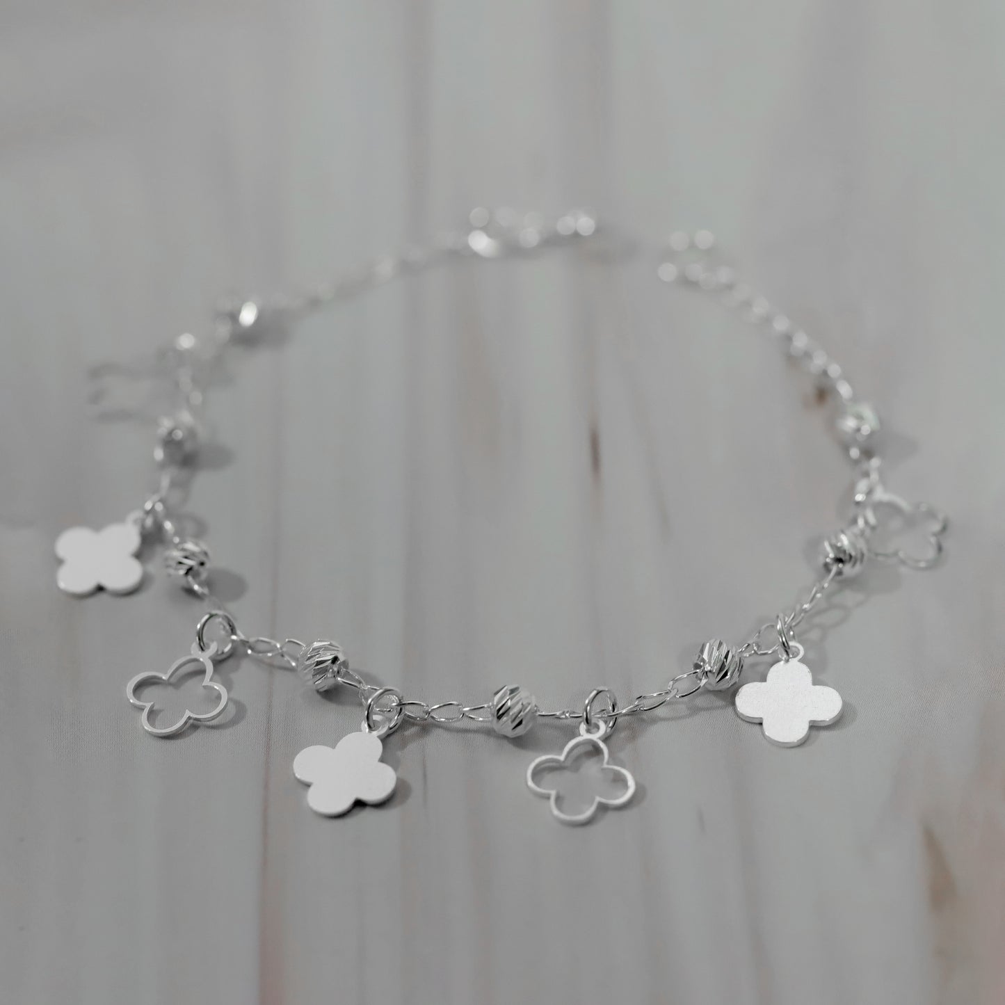 Pulsera de Tréboles con Bola Slash de Plata 925